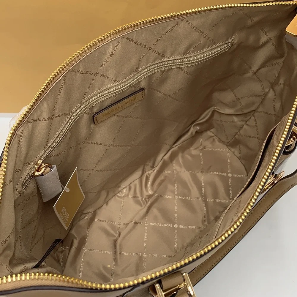 MICHAEL KORS CHARLOTTE LARGE TOP ZIP TOTE CAMEL COLOR
